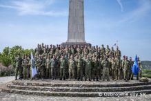 Hlavné veliteľstvo MND-C si vojenským pochodom pripomenulo 75.výročie založenia NATO