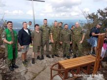 Slvnostn odhalenie laviky cti generla Milana Rastislava tefnika