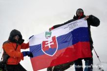 Príslušníci ZaSKIS Trenčín kpt. Ing. Richard PODOBA a z. Bc. Jozef KLIMEŠ pokorili najvyšší vrch Ameriky