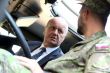 Minister obrany odovzdal vojakom nové vozidlá